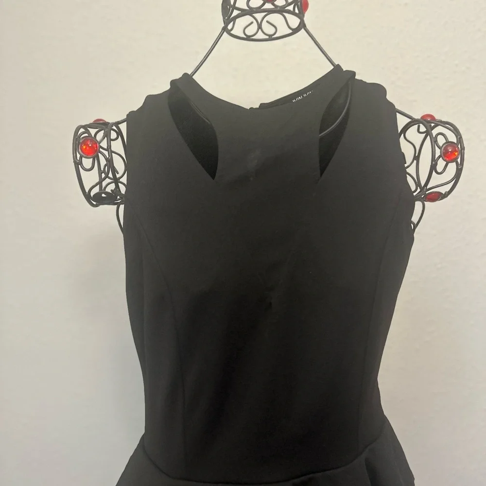 WinWin Black Ruffled Asymmetrical Halter Top - Picture 4 of 11
